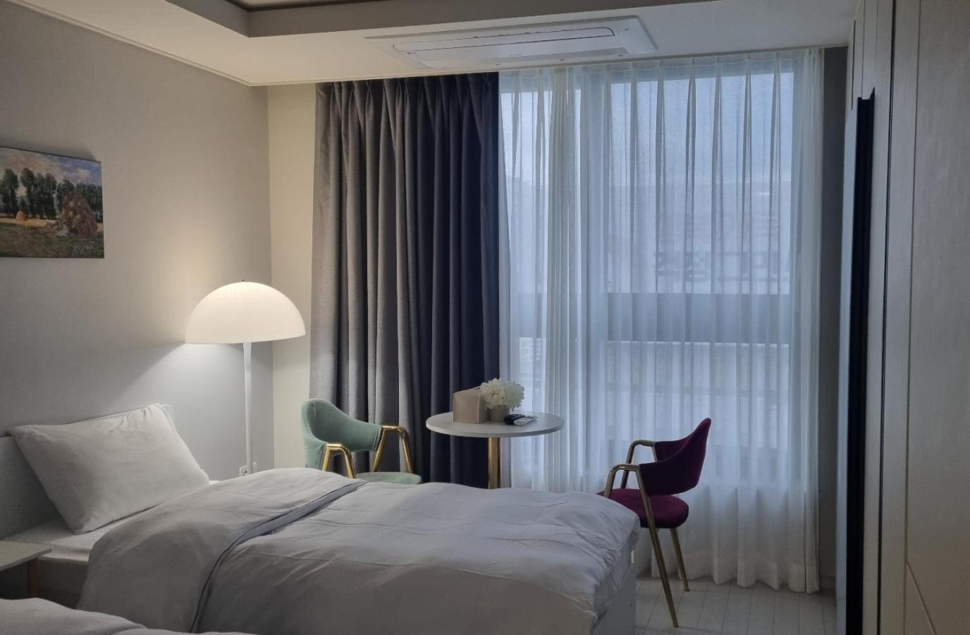 Daegu Star B&B Dsr Hotel Lily Guestroom Exterior foto