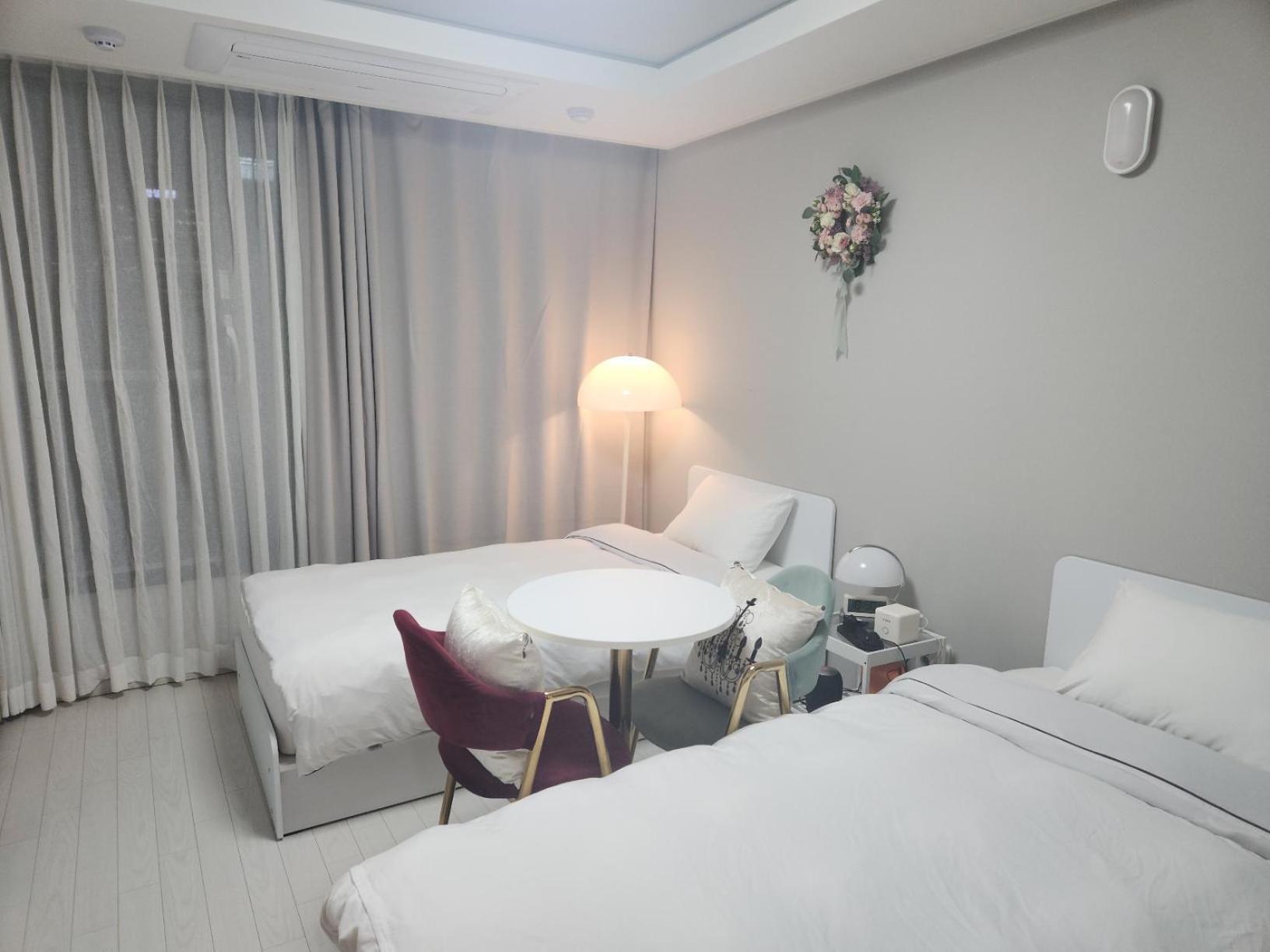 Daegu Star B&B Dsr Hotel Lily Guestroom Exterior foto
