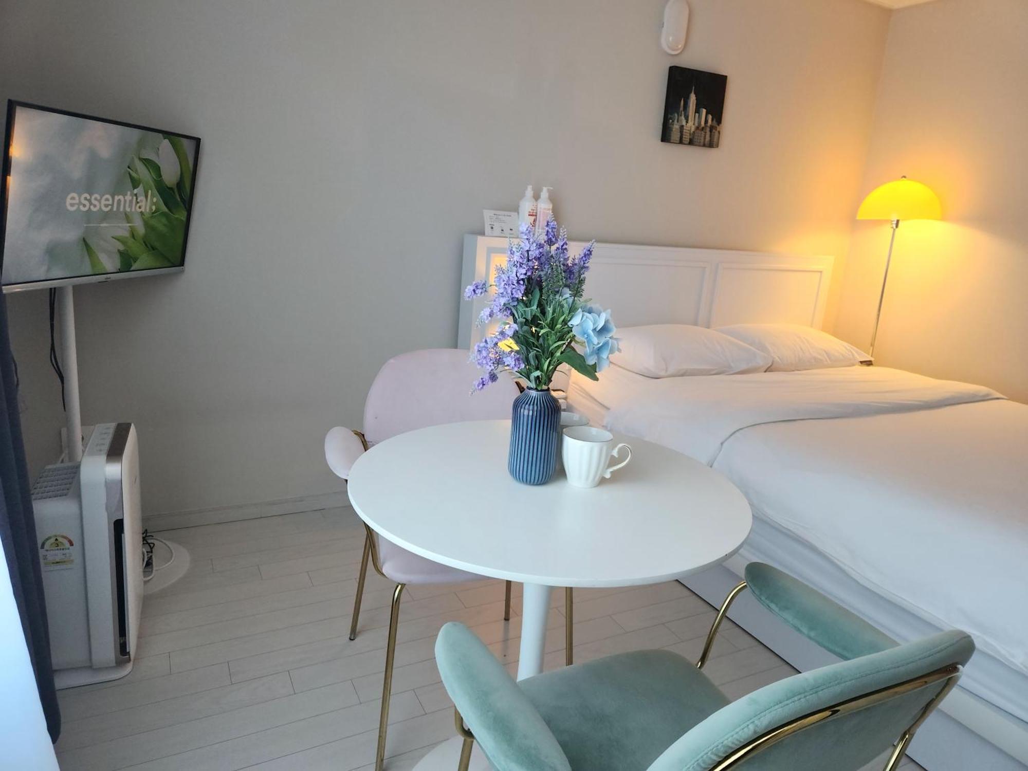 Daegu Star B&B Dsr Hotel Lily Guestroom Habitación foto