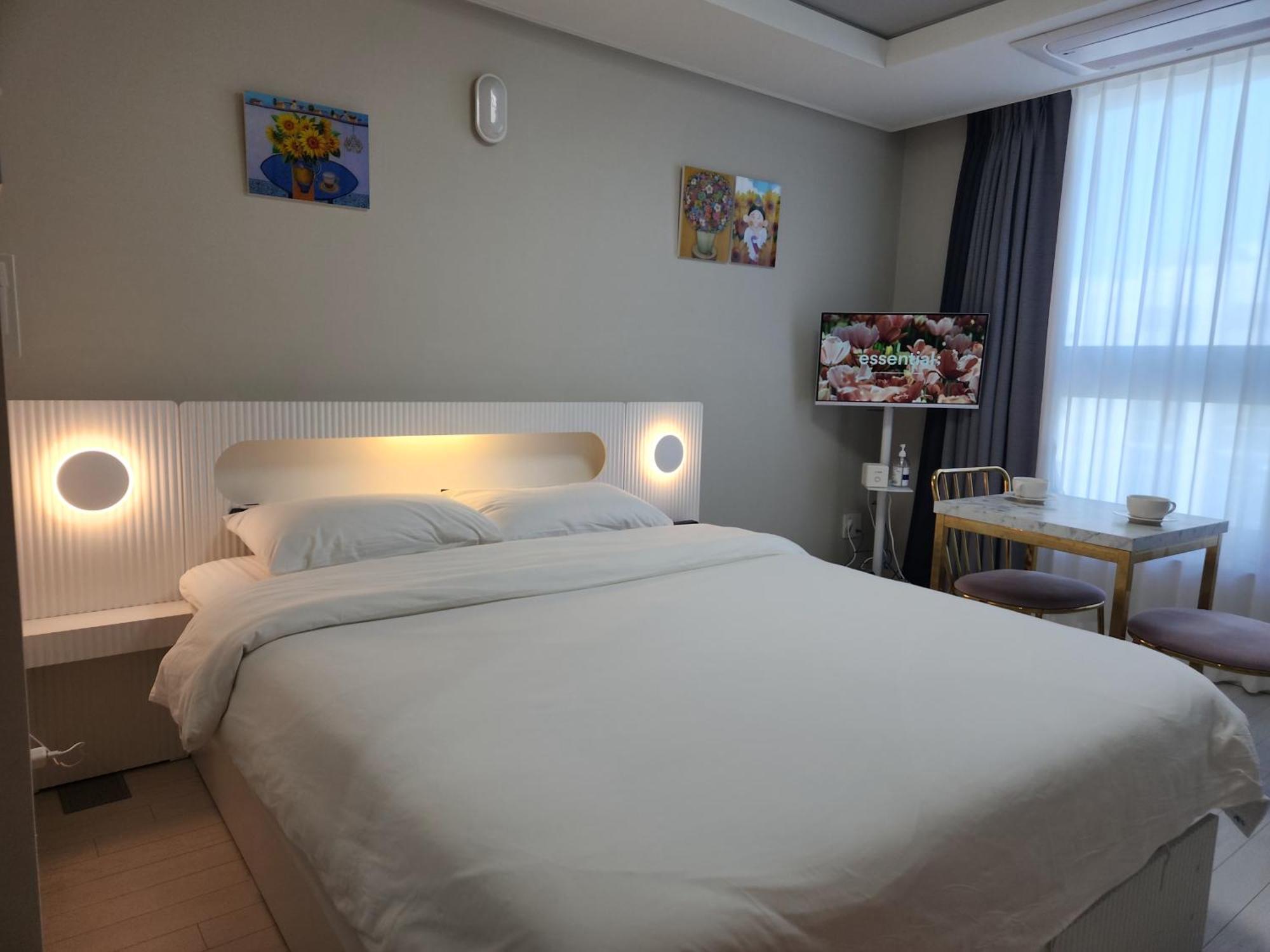 Daegu Star B&B Dsr Hotel Lily Guestroom Habitación foto
