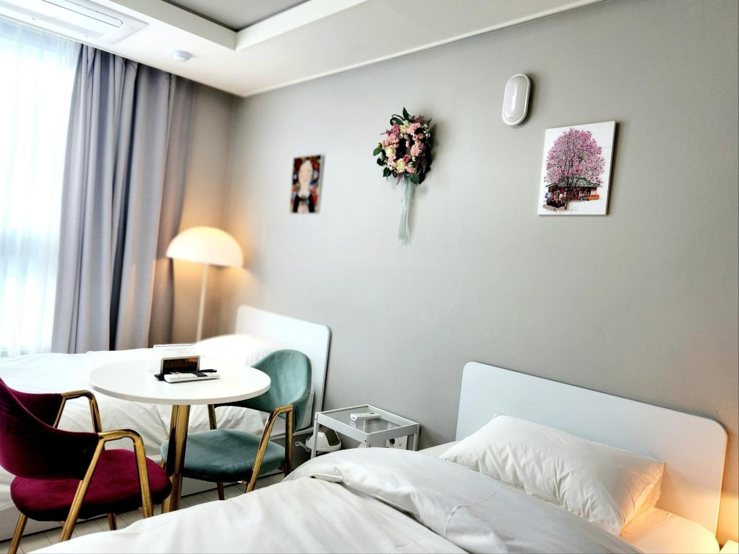 Daegu Star B&B Dsr Hotel Lily Guestroom Habitación foto