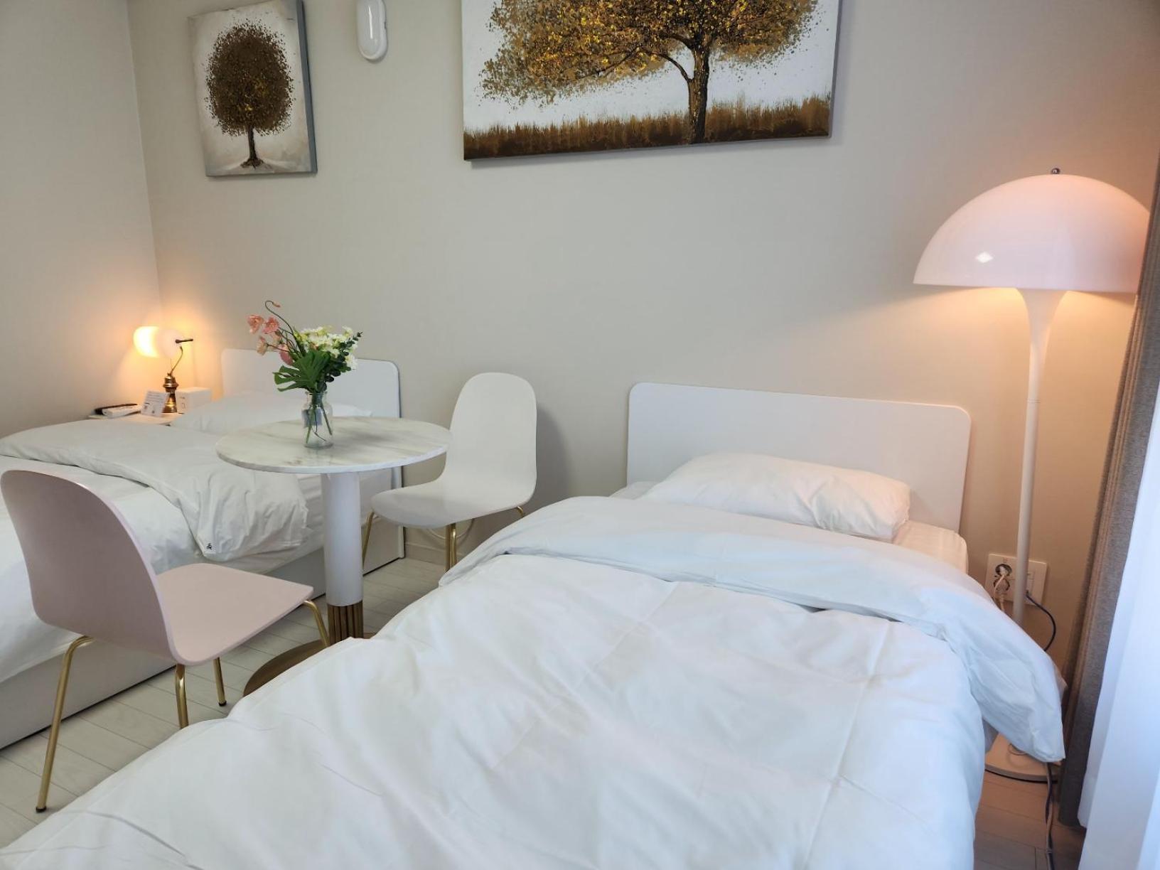 Daegu Star B&B Dsr Hotel Lily Guestroom Habitación foto